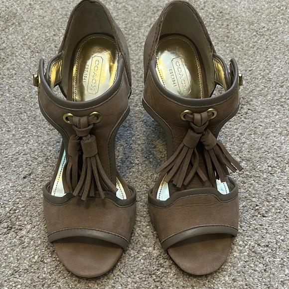 Coach Heels size 7.5 - Picture 1 of 5